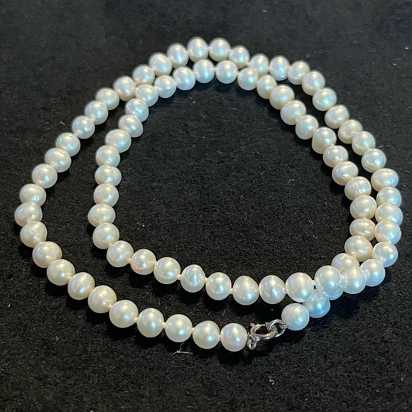 VTG White Freshwater Pearl Necklace w/ Sterling Silver Clasp – 16” Hand-Knotted - Picture 5 of 11